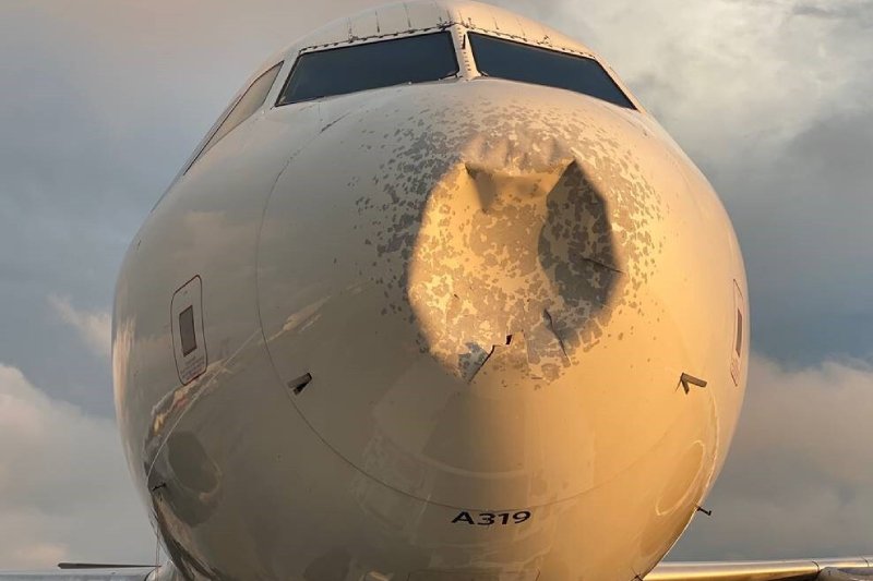 Airbus A319 został zmuszony do awaryjnego lądowania na lotnisku JFK.