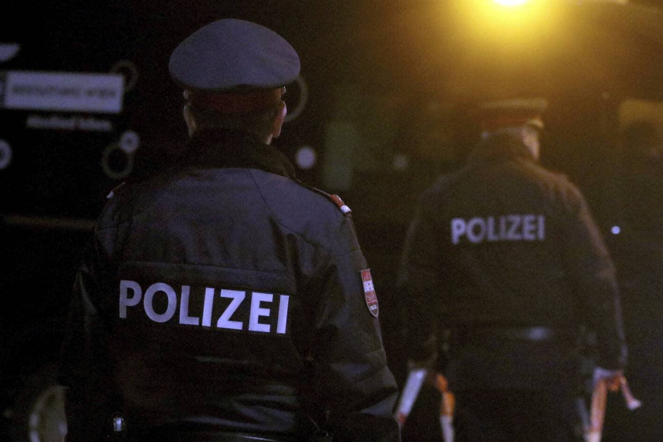 Policja i straż z Austrii poinformowały o tragicznym wypadku trójki Polaków na przejeździe kolejowym pod Groß St. Florian