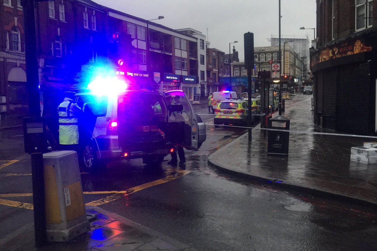 Polka została przejechana przez 5 aut na przejściu dla pieszych. Żaden z kierowców nie zatrzymał się, by jej pomóc.