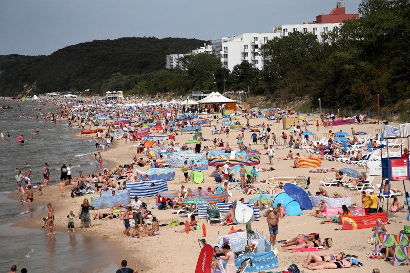Bony edukacyjne 1000 plus już dzielą społeczeństwo. Wywołały kontrowersje.