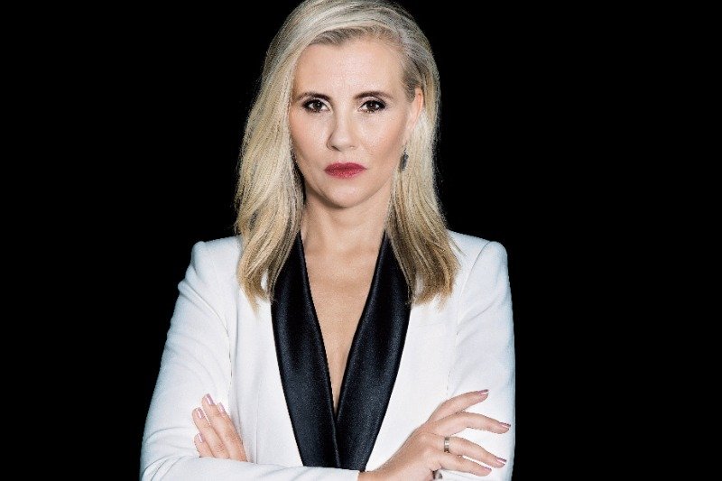 Joanna opiat-Bojarska to popularna autorka kryminałów. O jej powieści "Kryształowi. Świeża Krew" wiele się mówi jeszcze przed premierą