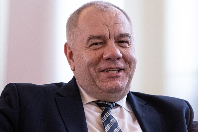 Minister aktywów państwowych znalazł winnego wyrzucenia w błoto 70 mln zł na karty wyborcze na wybory prezydenckie, które się nie odbyły.