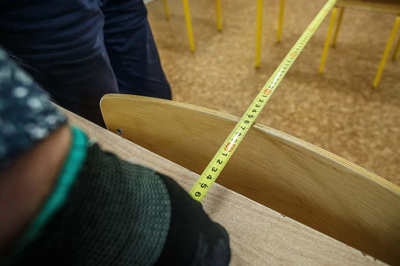 W czasie matur 2020 muszą być zachowane odpowiednie odstępy między ławkami.