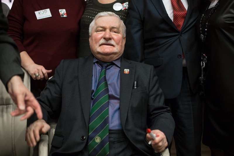 Problemy z krążeniem prawdopodobnie uniemożliwią Lechowi Wałęsie uczestnictwo w kontrmanifestacji 10 lipca w Warszawie.