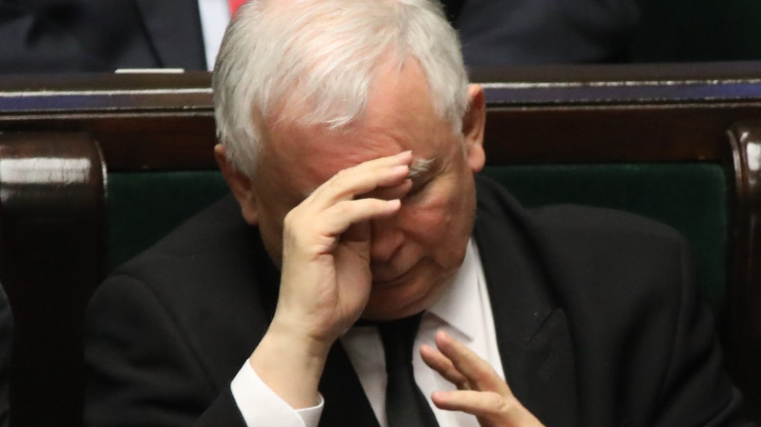 Prezes Jarosław Kaczyński założył PiS na gruzach AWS, teraz PiS rozłazi mu się niczym AWS