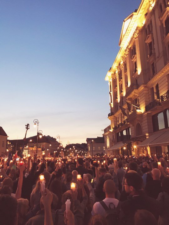 Demonstracja pod Pałacem Prezydenckim 18 lipca