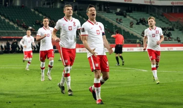 Aby uzyskać pełną odporność do Euro, piłkarze muszą zostać zaszczepieni do końca miesiąca. Szczepienia przeciw COVID-19. Piłkarze i olimpijczycy będą zaszczepieni Johnson&Johnson.
