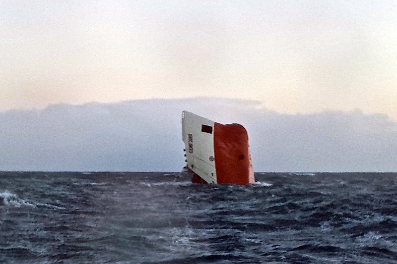 Zatonięcie cementowca "Cemfjord" przypomniało, jak niebezpieczna jest praca marynarzy.