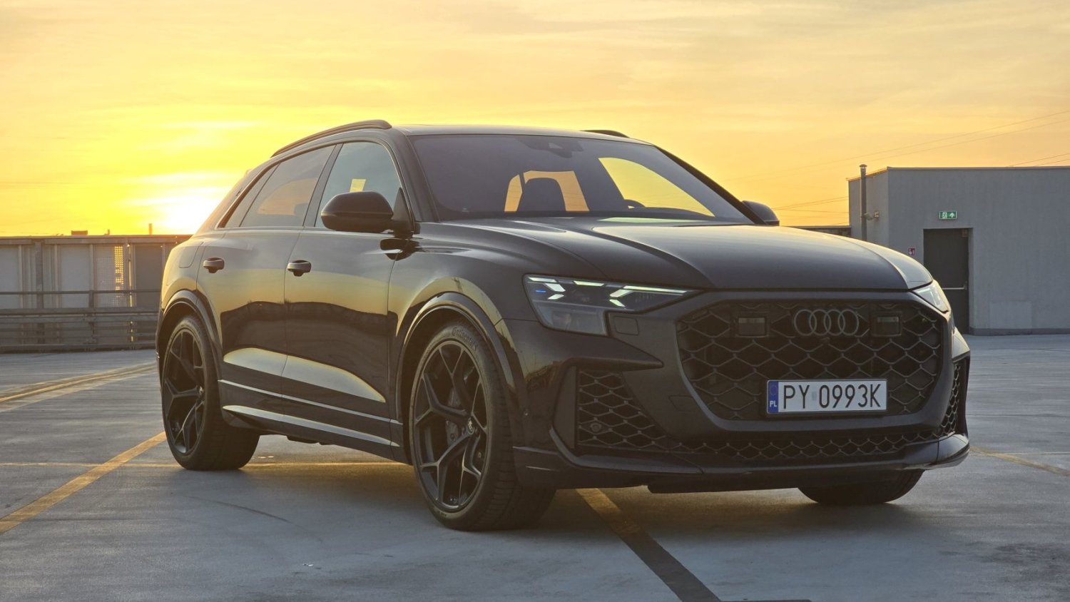 Kącik dziadersa, czyli "kiedyś to były auta". Audi RS Q8: Za to wnętrze i V8 można się dać pokroić