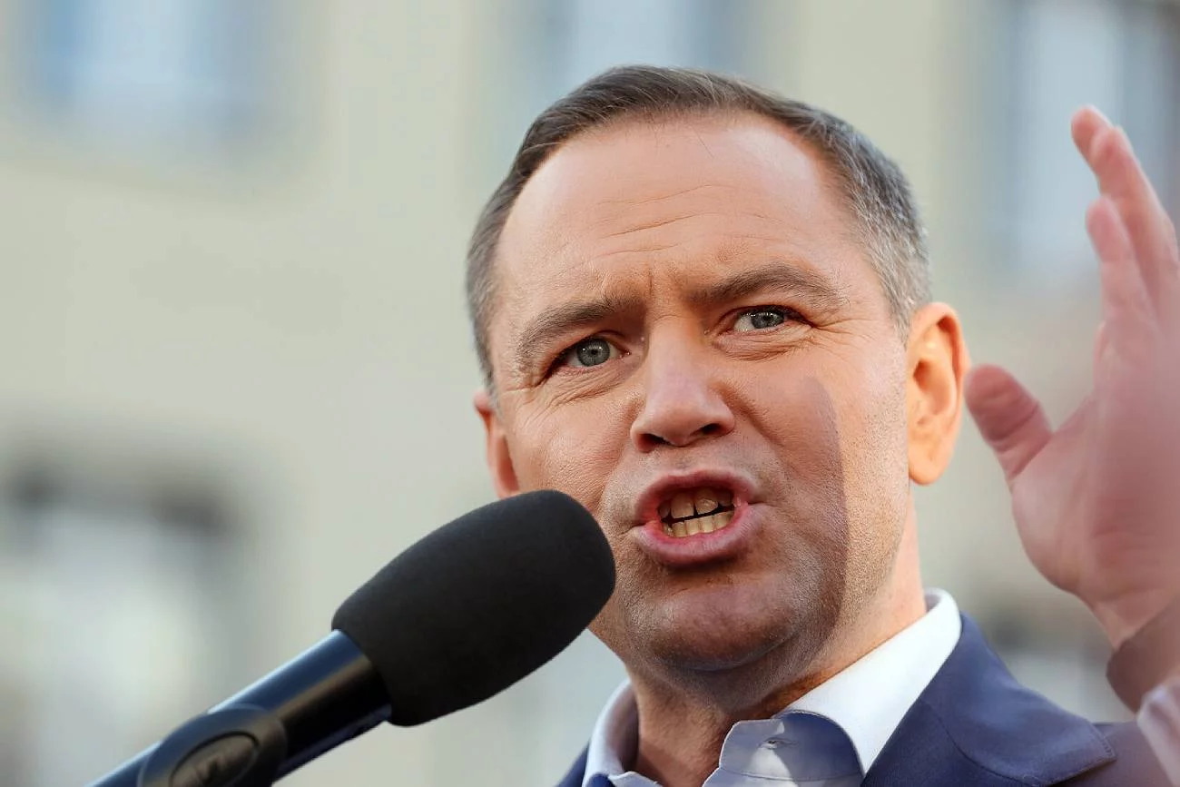 Nawrocki trzyma się fake newsa o polskich wojskach w Ukrainie. Rząd dawno temu zaprzeczył Nawrocki trzyma się fake newsa o polskich wojskach w Ukrainie. Rząd dawno temu zaprzeczył
