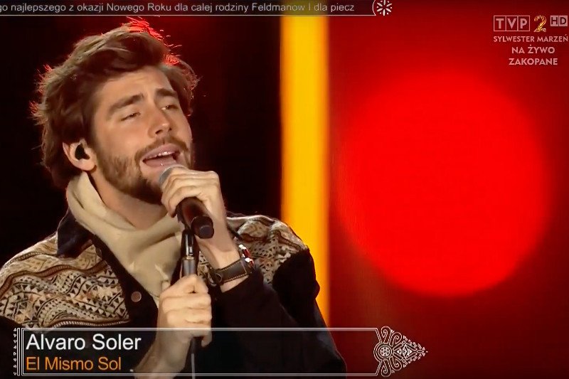 Alvaro Soler był największą gwiazdą sylwestrowej imprezy z telewizyjną Dwójką. Według części widzów także i on śpiewał z playbacku.
