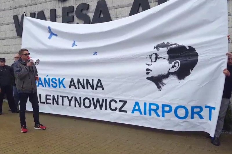 Grupa demonstrantów nie była zbyt liczna.