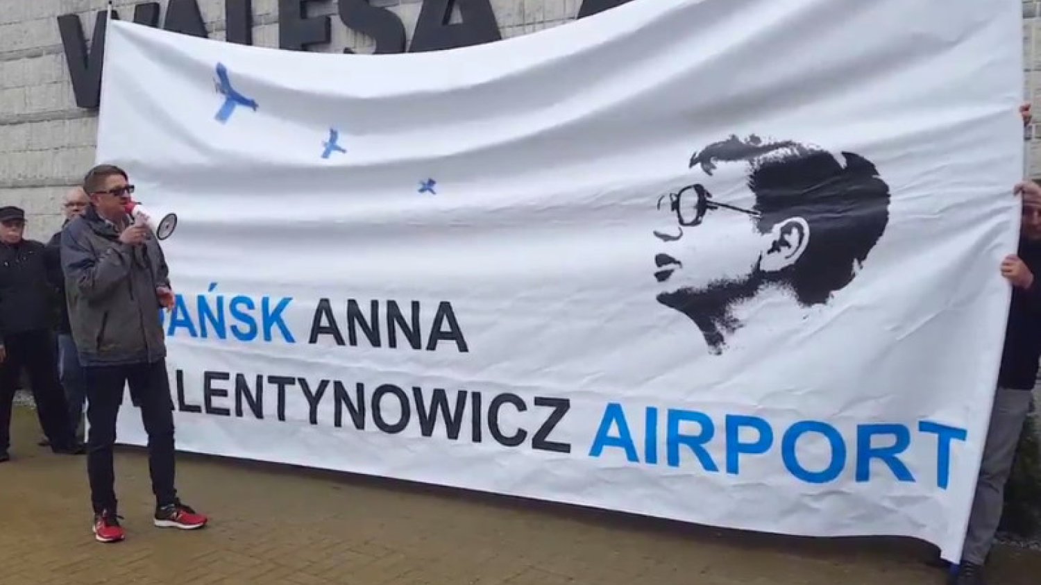 Grupa demonstrantów nie była zbyt liczna.