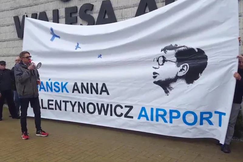 Grupa demonstrantów nie była zbyt liczna.