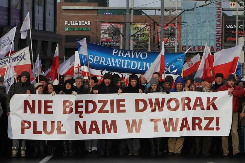 Jan Dworak, szef KRRiT, stał się jednym z naczelnych wrogów zwolenników ojca Rydzyka.