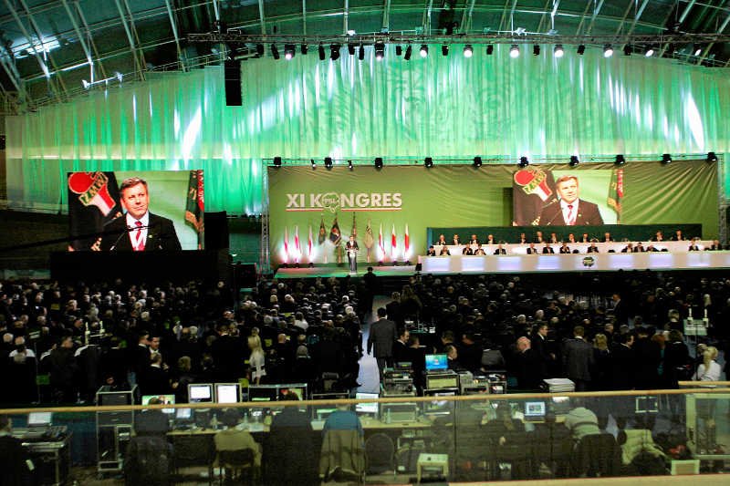 W rządowych agencjach trwają czystki, ale urzędnicy związani z PSL mogą spać spokojnie