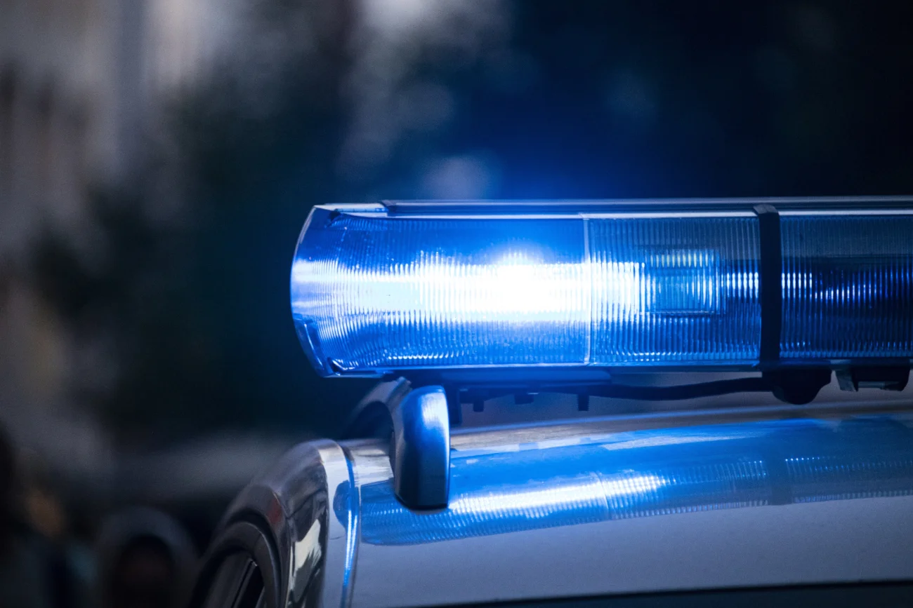 11-miesięczne niemowlę z licznymi obrażeniami w szpitalu. Policja zatrzymała matkę i jej partnera