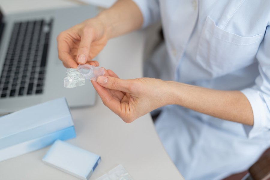 Specjaliści radzą zrezygnować z soczewek na czas pandemii