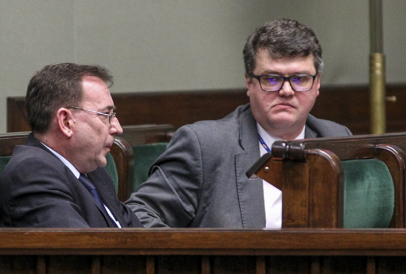 Zaraz zatrzymanie Wąsika i Kamińskiego? "Policja dysponowała dokumentami".