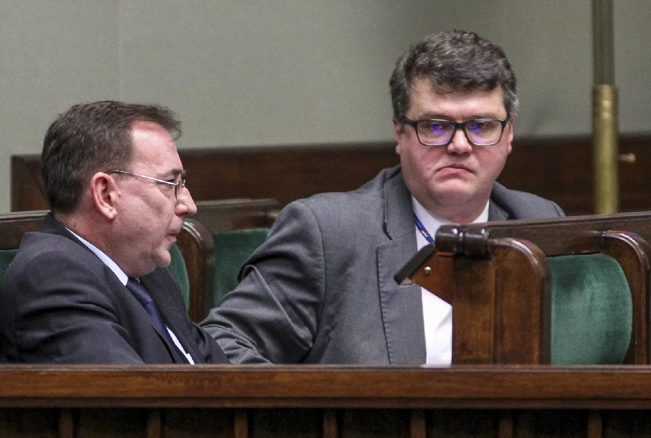 Zaraz zatrzymanie Wąsika i Kamińskiego? "Policja dysponowała dokumentami".