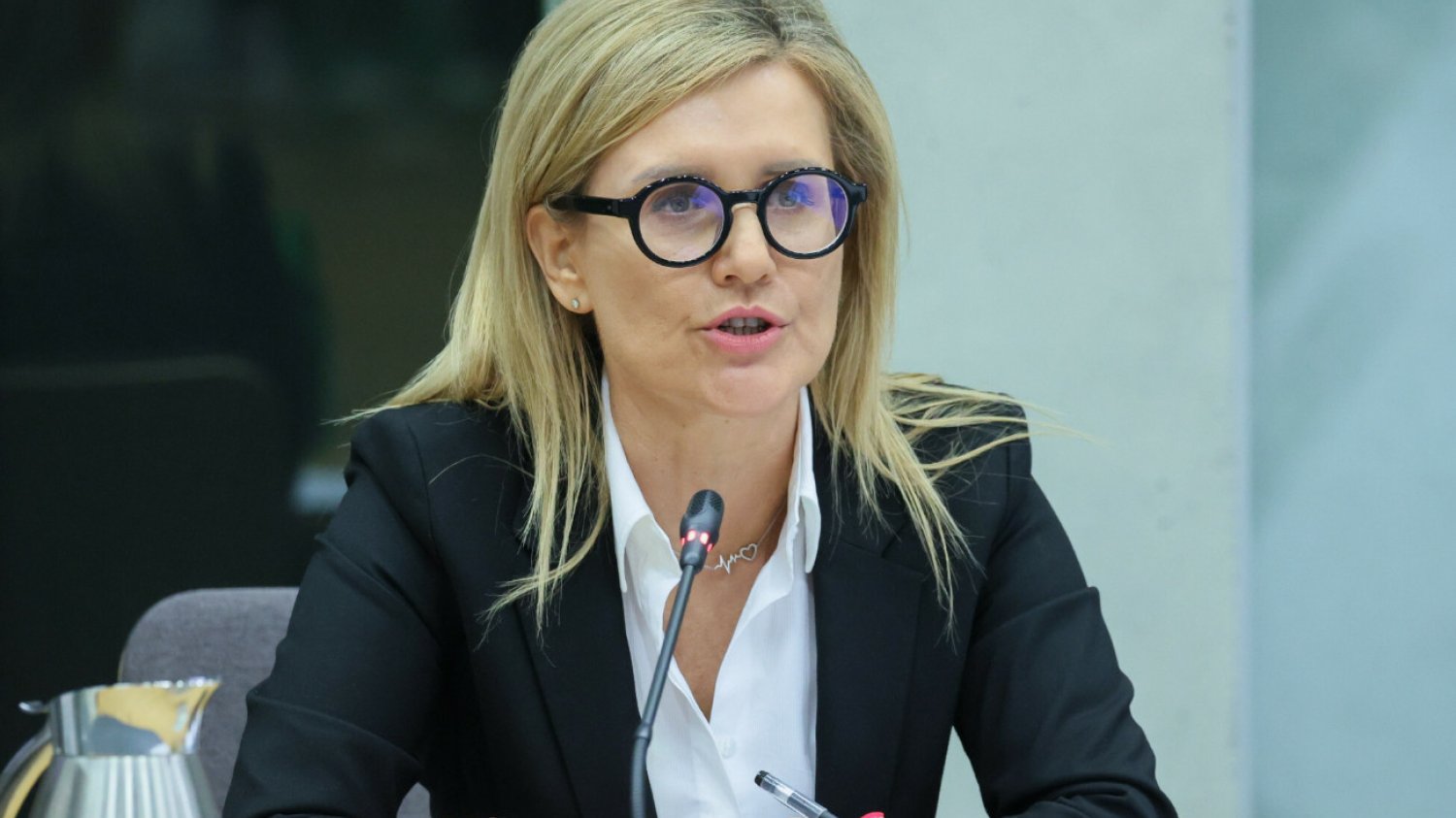 Burza po słowach Ewy Wrzosek. Giertych i Bodnar reagują na "publiczne wotum nieufności" Ewa Wrzosek wywołała burzę. Jej zdaniem Roman Giertych byłby lepszym ministrem sprawiedliwości
