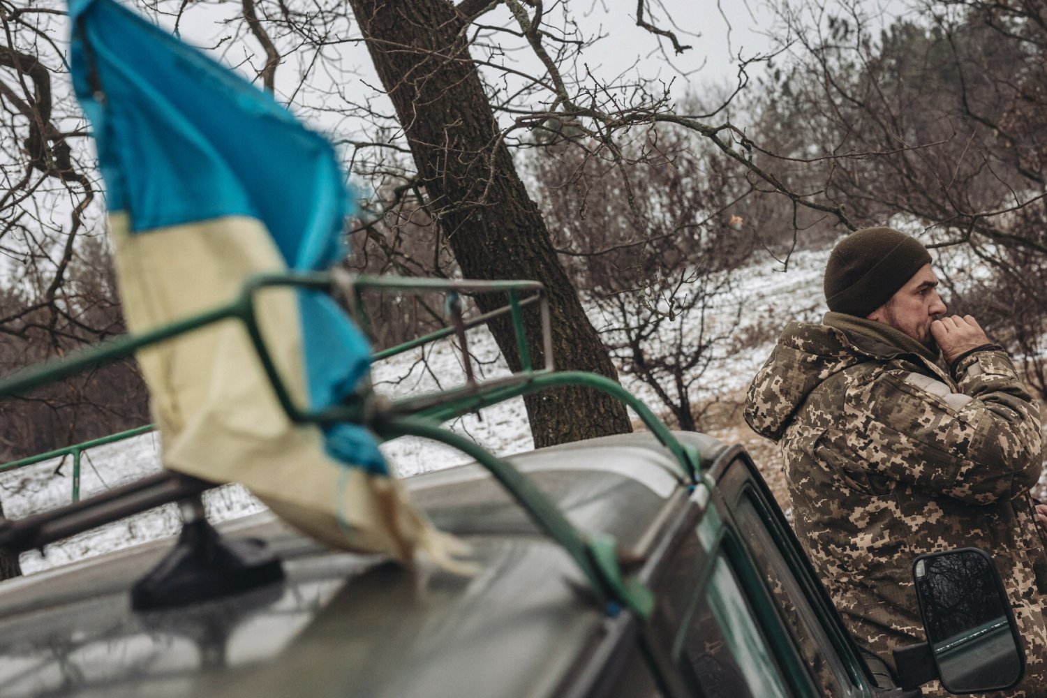 Ukraiński żołnierz w okolicach Donbasu
