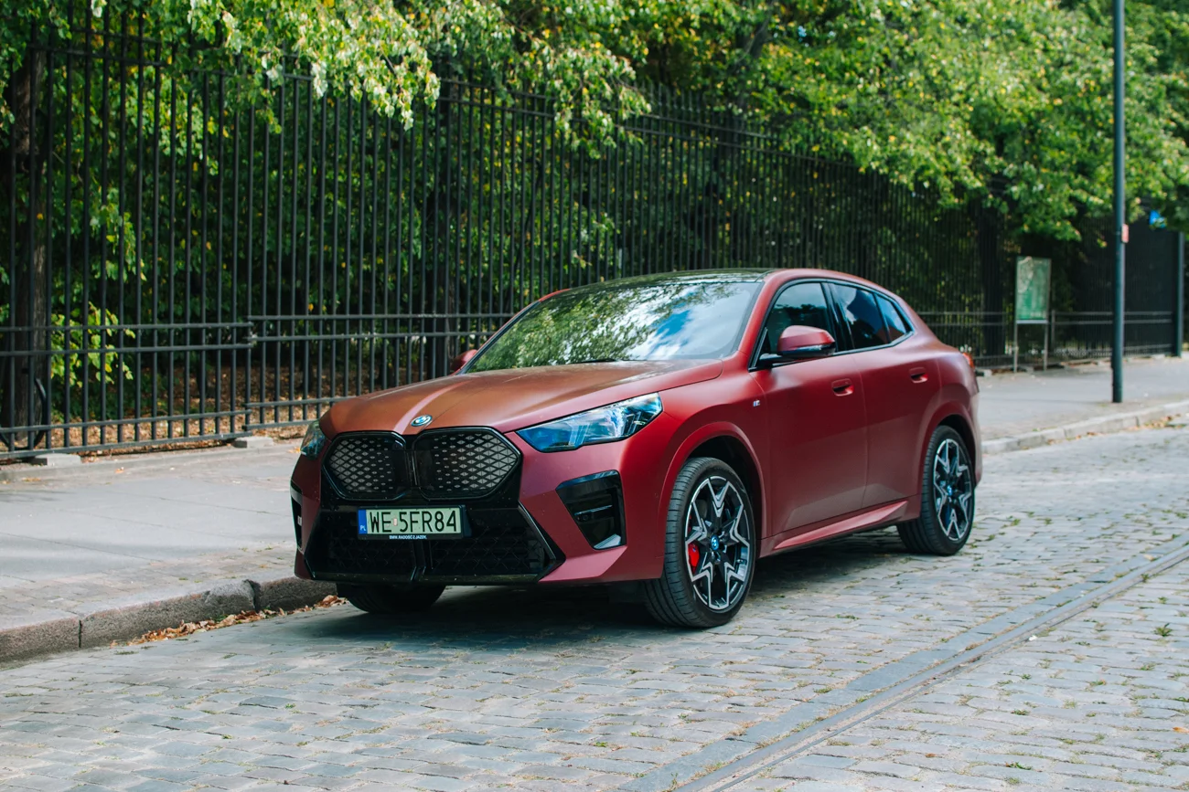 BMW iX2 xDrive30
