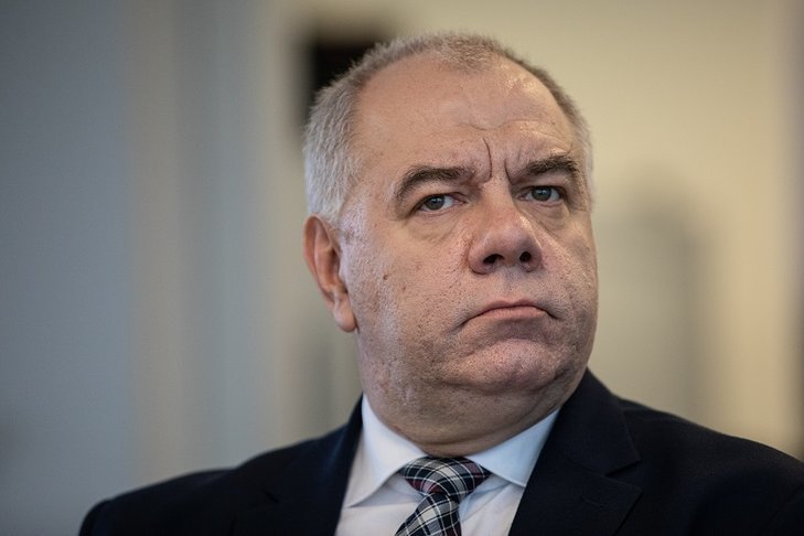 Jacek Sasin nie wie, ile kosztował druk kart wyborczych.