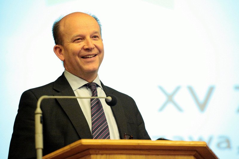 Minister Radziwiłł zachęca Polaków do prokreacji przy pomocy telewizyjnych spotów z królikami