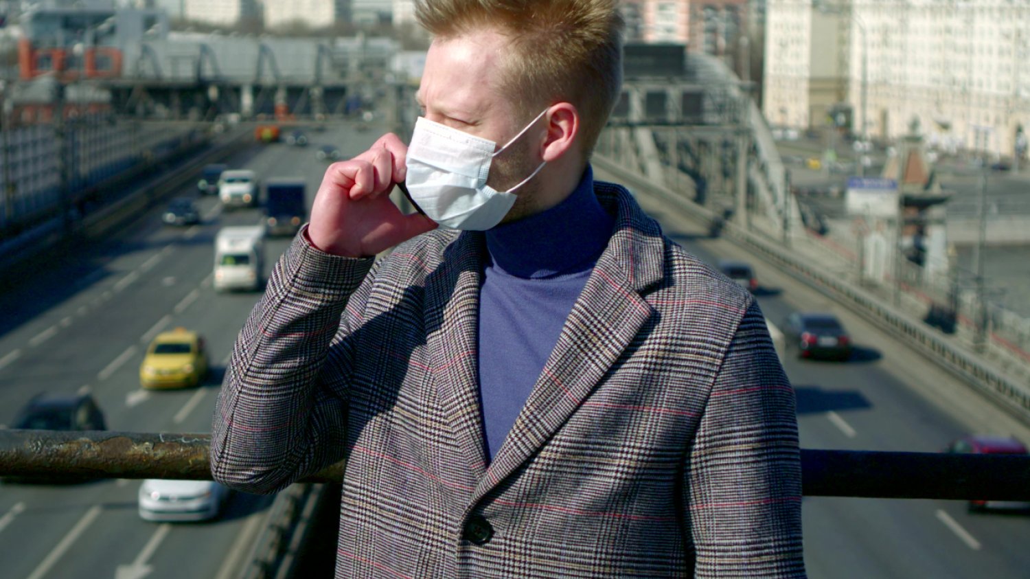 Nawet krótkotrwałe narażenie na smog może powodować mgłę mózgową.