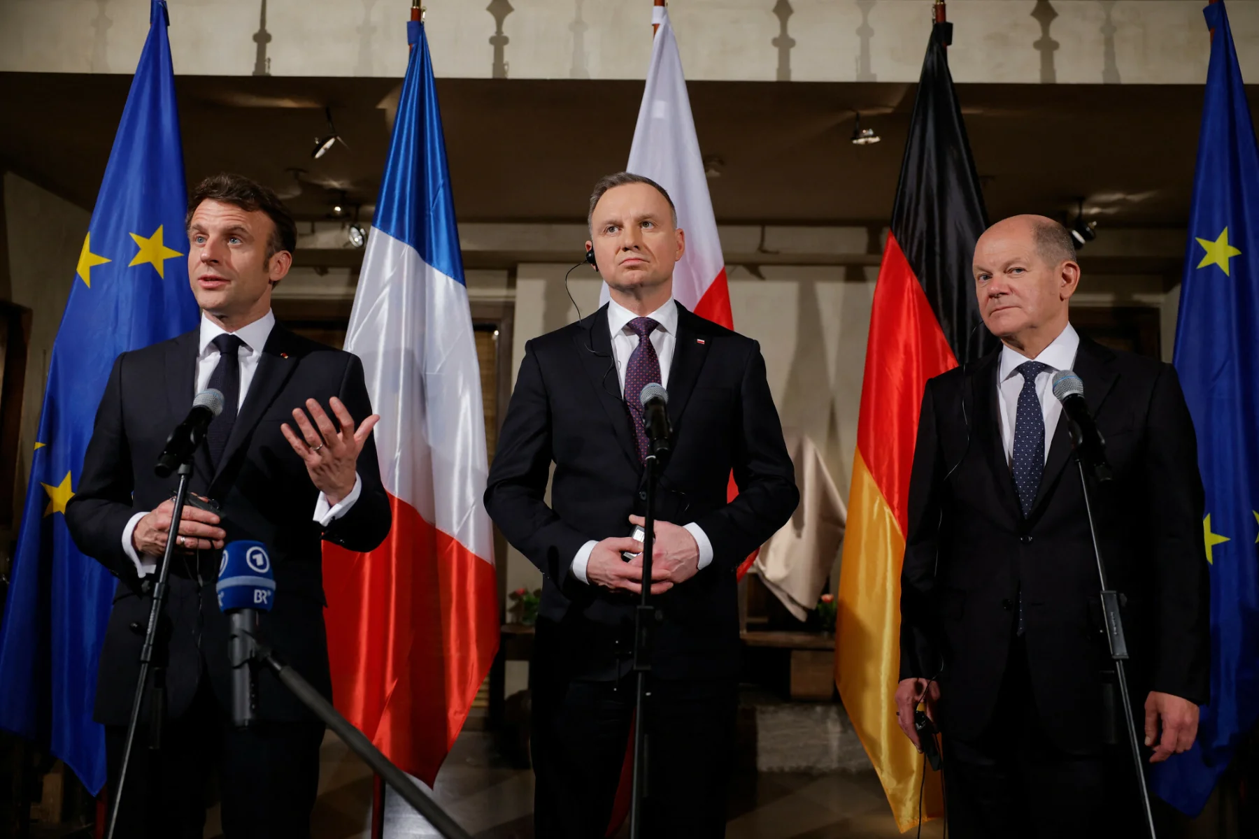 Andrzej Duda poleci na szczyt do Paryża, spotka się z Macronem i Scholzem