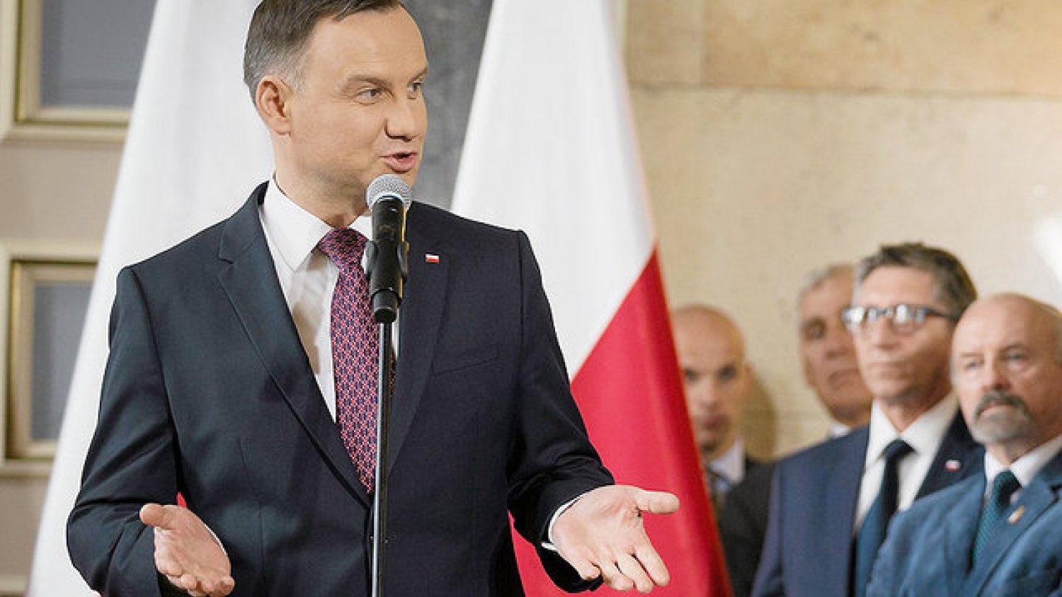 Andrzej Duda musi zabić "Adriana".
