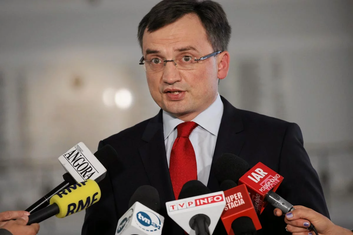 Zbigniew Ziobro powinien wiedzieć, że atak na wolność mediów to prosta droga do otwartej wojny z Białym Domem.