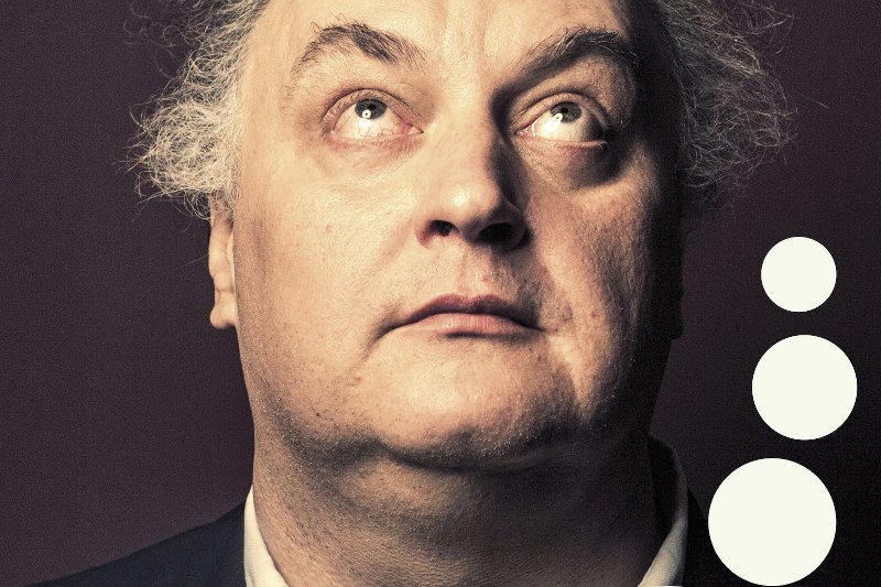 Maciej Nowak na okładce książki ”Mnie nie ma”