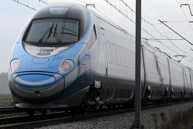"Dziennik Gazeta Prawna" twierdzi, że zamówione przez PKP Intercity pociągi Pendolino mają zbyt długie nosy