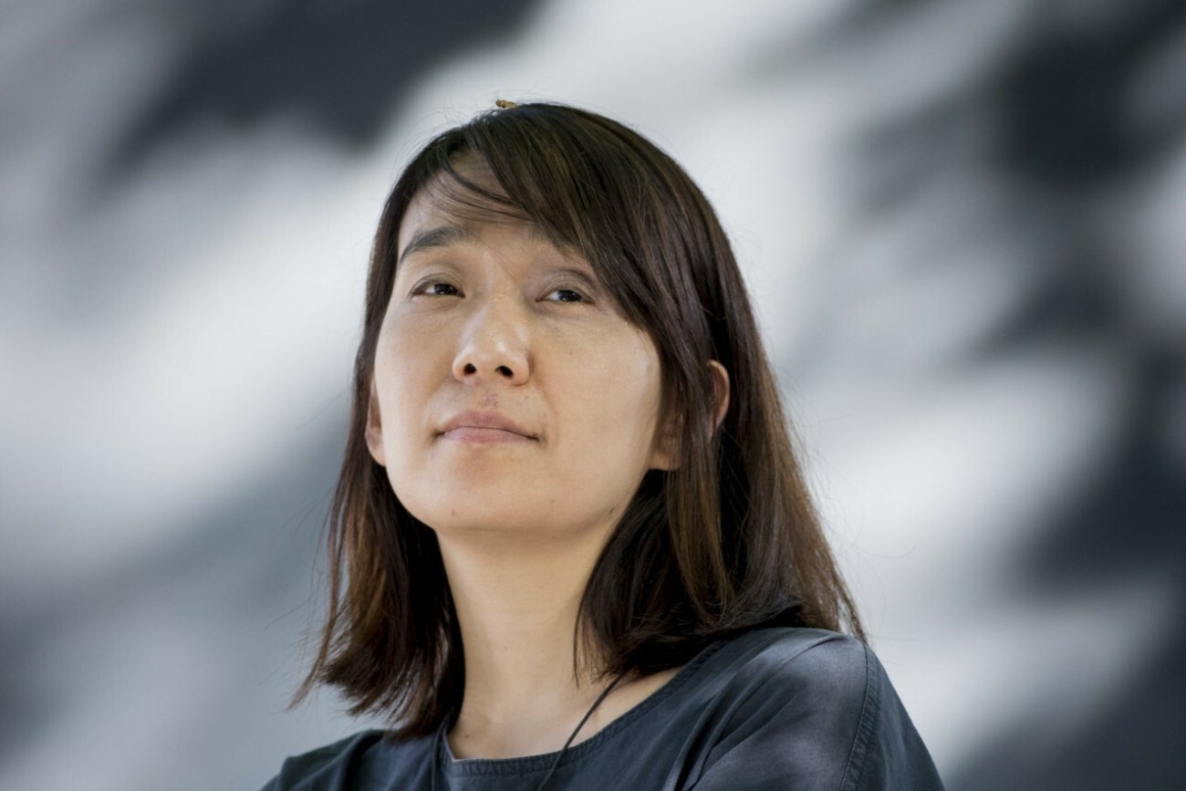 Han Kang z Korei Południowej zdobyła literackiego Nobla w 2024 roku.