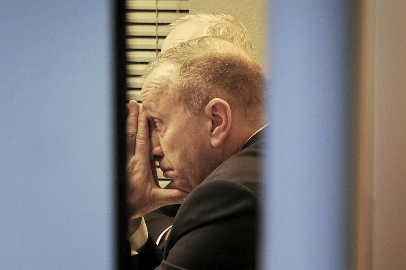 Grzegorz Schetyna nie panuje nad posłami? Politycy PO głosowali za wotum zaufania dla primera Mateusza Morawieckiego.