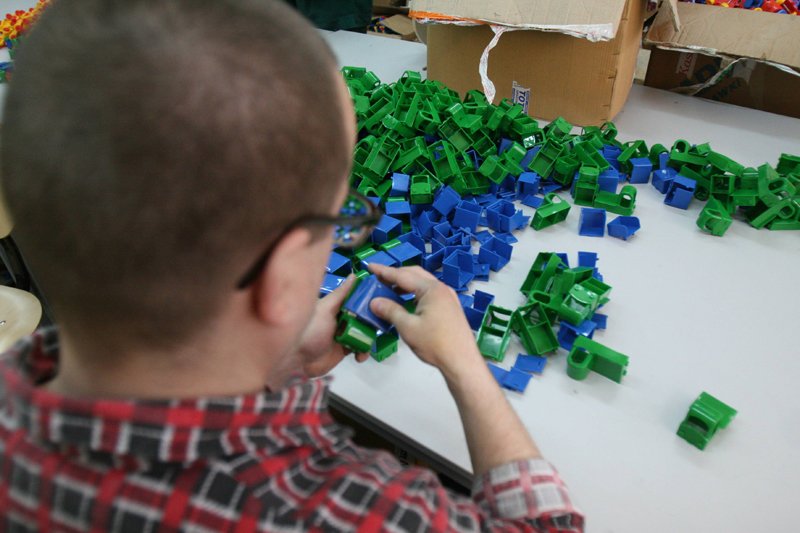 Program "praca dla więźniów" był oczkiem w głowie wiceministra sprawiedliwości Patryka Jakiego.