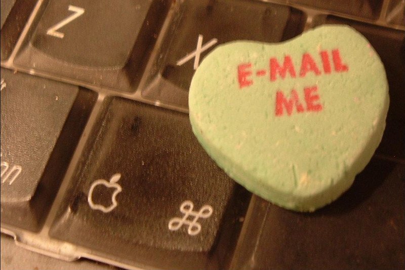 Historia naszych maili potrafi rozbawić i wzruszyć. Jaka była twoja pierwsza wysłana wiadomość?