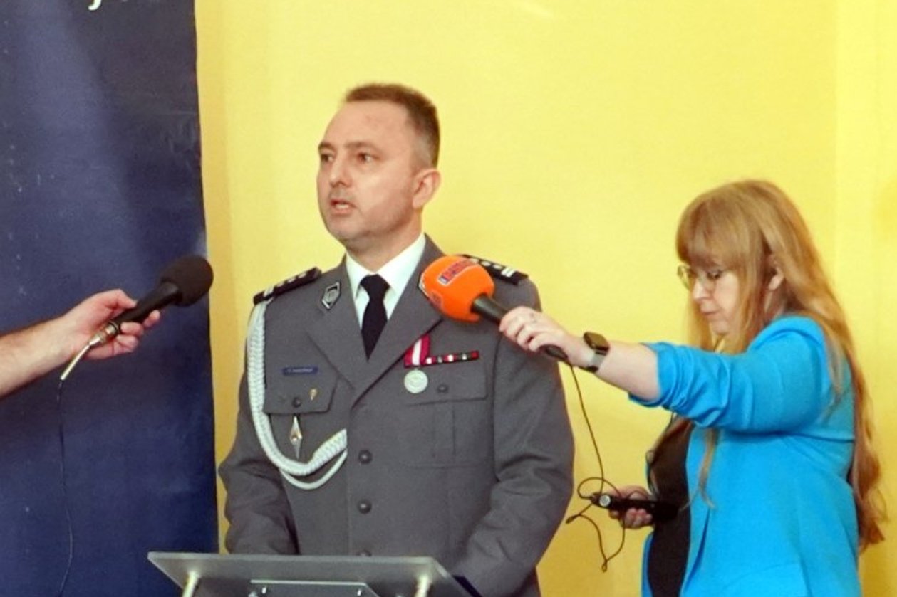 Były komendant iławskiej policji zszokował podczas pożegna. KWP tak odpowiada na jego zarzuty Były komendant Powiatowy iławskiej policji insp. Waldemar Pankowski