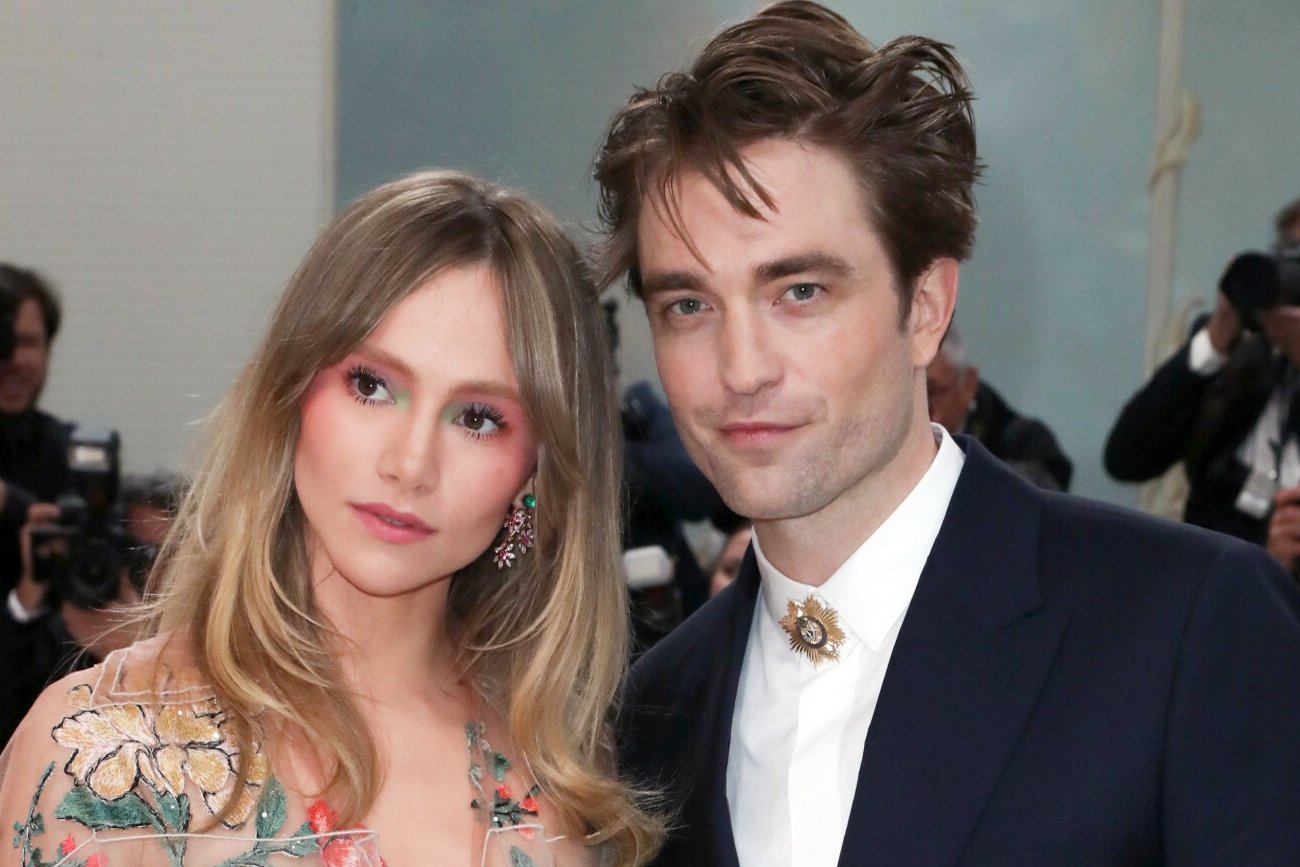 Suki Waterhouse i Robert Pattinson zostaną rodzicami. Suki Waterhouse i Robert Pattinson zostaną rodzicami.