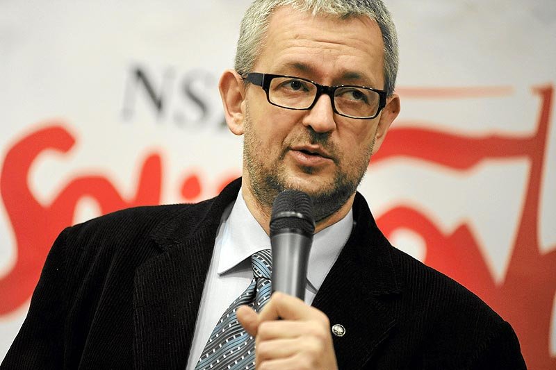 Coraz więcej osób sięga po "Myśli nowoczesnego endeka" Rafała Ziemkiewicza. Wy też sięgnęliście już po najnowszą twórczość RAZ-a?