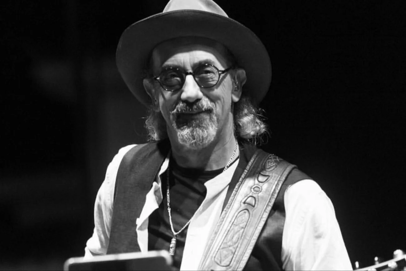 Jack Sonni z Dire Straits nie żyje.