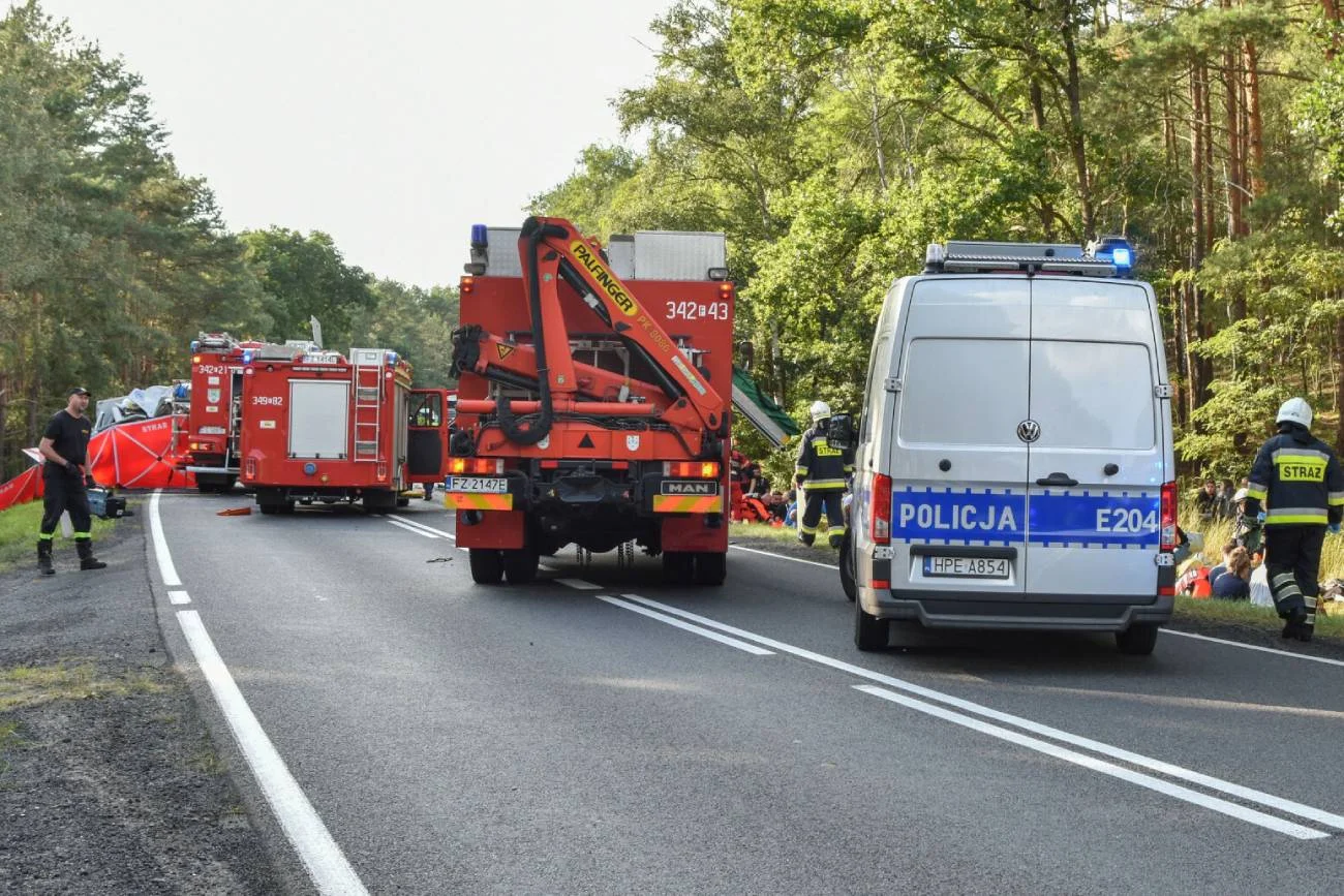 Opolnica: Śmiertelny wypadek na DK 8. Nie żyją dwie osoby, a dwie są ranne