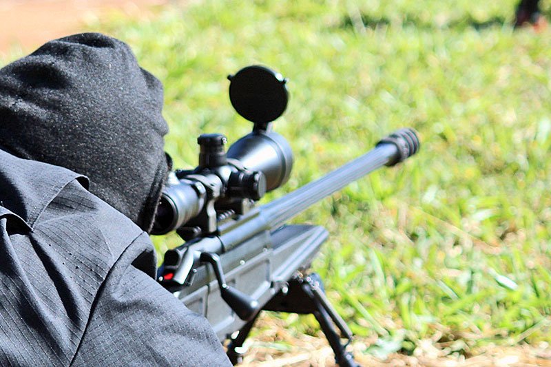 Kim jest snajper z Poznania? Na Ogrodach zastrasza szaleniec, czy nastolatek z wiatrówką?