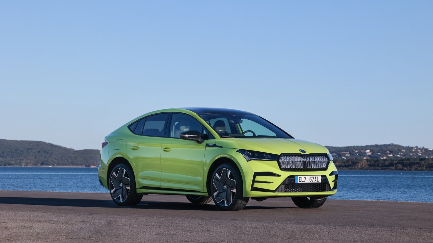 Skoda Enyaq Coupe iV vRS robi świetne wrażenie.