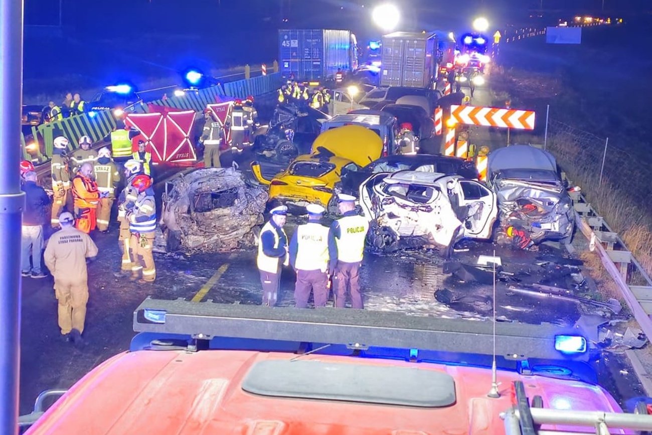 Prokuratura ujawniła nowe szczegóły śledztwa dot. karambolu na S7.