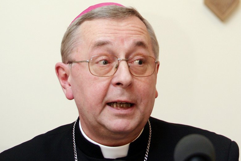 "Partia Rydzyka" rozgrzała też stronę kościelną.