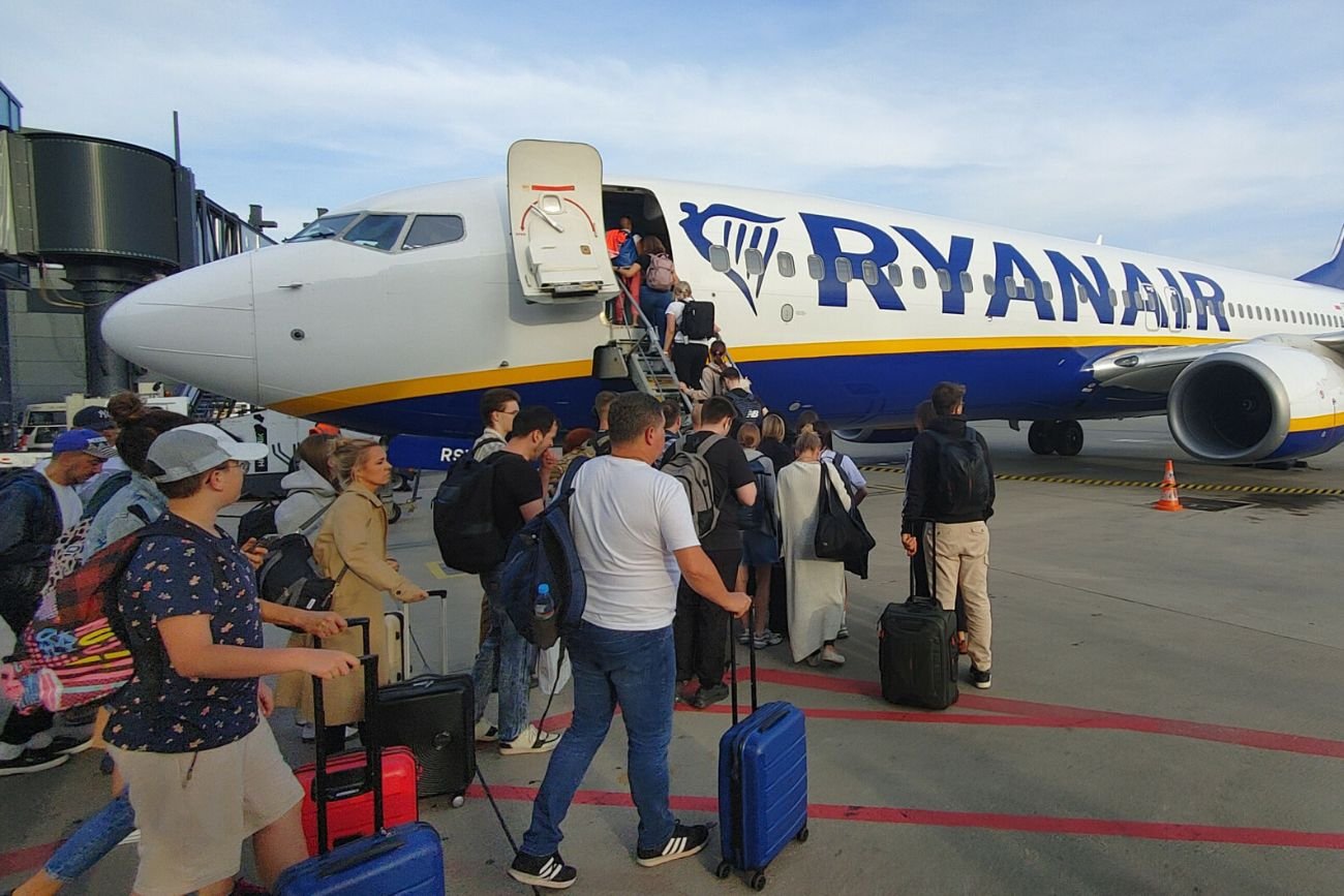 Ryanair zadrwił z pasażerów. Tak próbują oszukiwać na bagażu podręcznym
