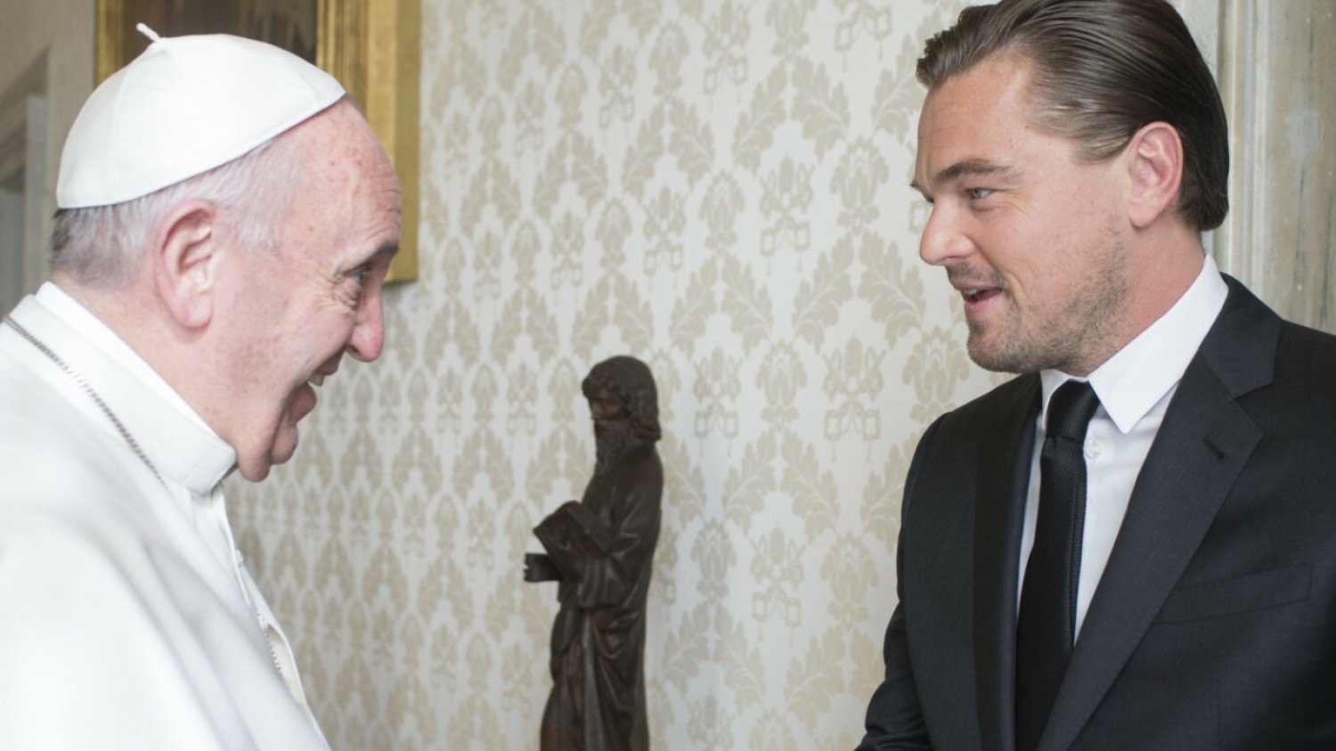Gwiazdy żegnają papieża Franciszka. Leonardo DiCaprio nazwał go "niezwykłym przywódcą" Gwiazdy o śmierci papieża Franciszka. Głos zabrał Crowe i DiCaprio (WPISY)